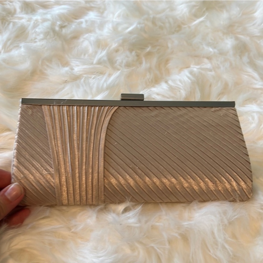 RSVP Clutch